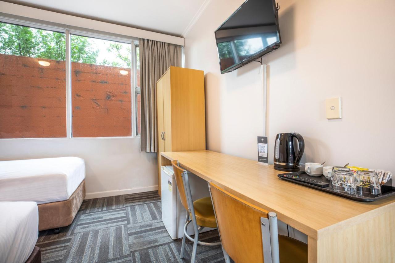 Meadow Inn Hotel-Motel Melbourne City Exterior foto